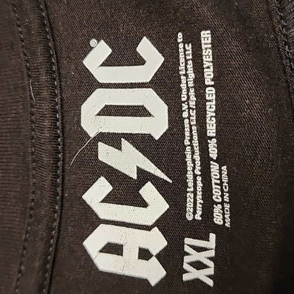 AC/DC tshirt - Picture 3 of 9